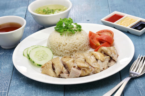 カオマンガイとは？タイ料理を代表する「蒸し鶏ご飯」を詳しく解説！
