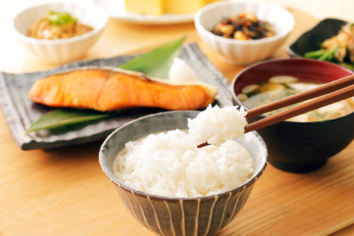 日本を代表する和定食のメイン【鮭の塩焼き】のカロリーとは