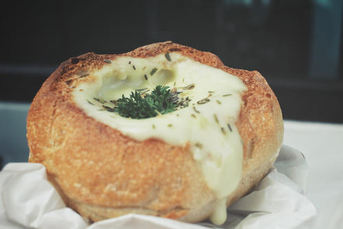 パネチキン ってどんな料理 韓国発の映えグルメとは 食 料理 オリーブオイルをひとまわし