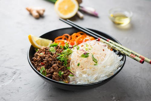 サラダ感覚で食べよう！ベトナムの汁なし麺「ブン・ティット・ヌン」