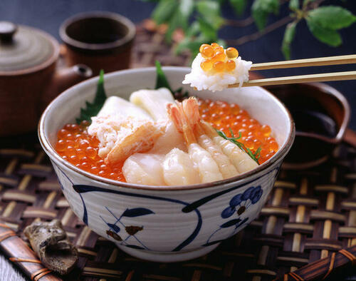 さまざまな海の幸を楽しめる海鮮丼！気になるカロリーと栄養を紹介