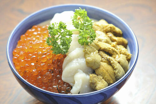 わさび醤油で味わう！海鮮丼に使用する刺身のネタはこれ