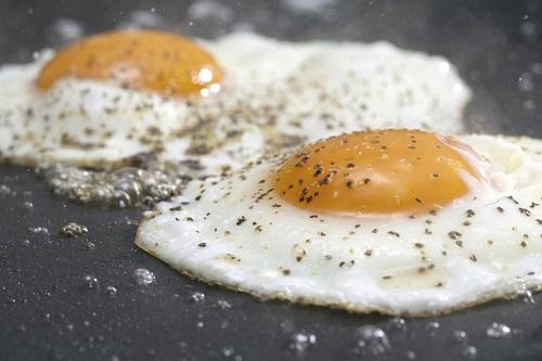 カロリー 目玉焼き