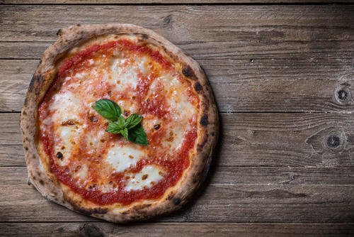 定番ピザ・マルゲリータの特徴を解説。美味しい食べ方も紹介