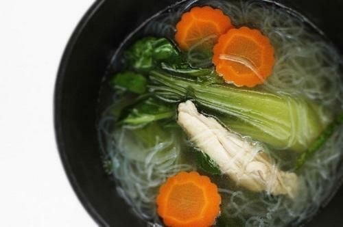 和洋中問わない小松菜スープ！定番から変わり種レシピまで紹介！