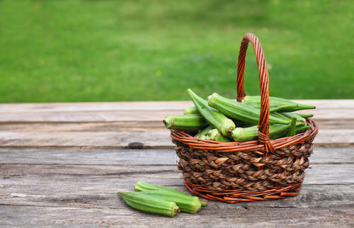 暑い夏にもってこい ネバネバ野菜 オクラ の選び方と茹で方を紹介 食 料理 オリーブオイルをひとまわし