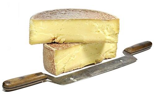 濃厚で巨大なドイツチーズ【アルゴイヤー・ベルクケーゼ】の魅力