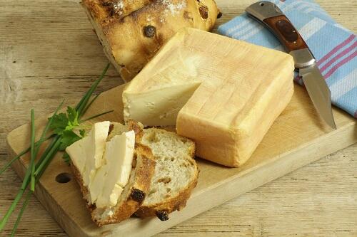 修道院で誕生したウォッシュタイプのチーズ【マロワル】の特徴を紹介