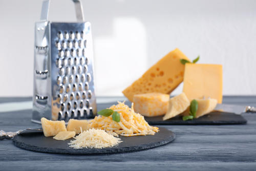 レアなスイスチーズ【エティヴァ】とは？おすすめの食べ方を紹介