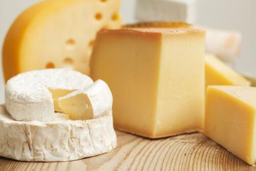 【オルヴァル】ってどんなチーズ？特徴や産地、おすすめの食べ方