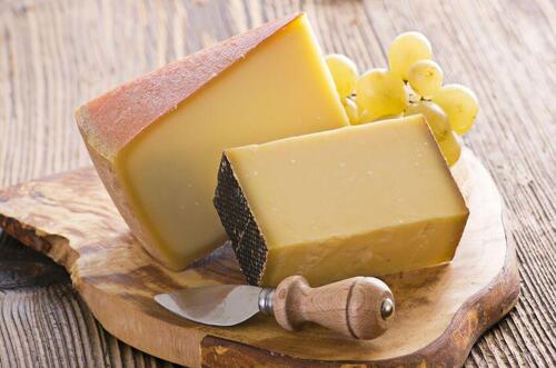 伝統的なチーズ【アッペンツェラー】とは？特徴やおすすめの食べ方