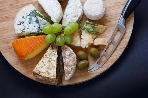 【カベクー・フォイユチーズ】は山羊乳のチーズ！おすすめの食べ方を紹介