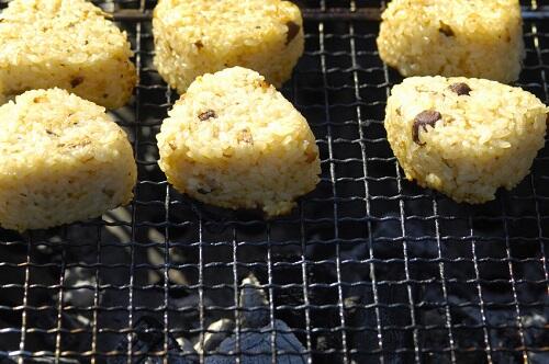 【焼きおにぎり】の献立を紹介！相性の良い副菜やスープとは？