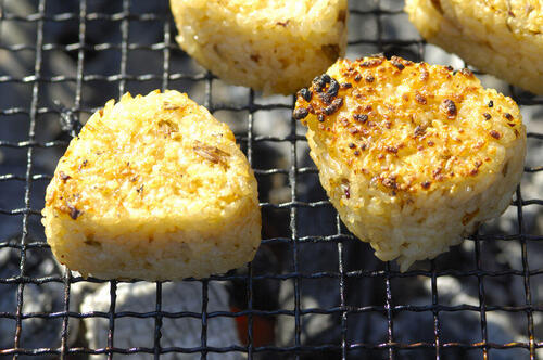 【焼きおにぎり】のカロリー・糖質はどの程度？食べる前に知っておきたい