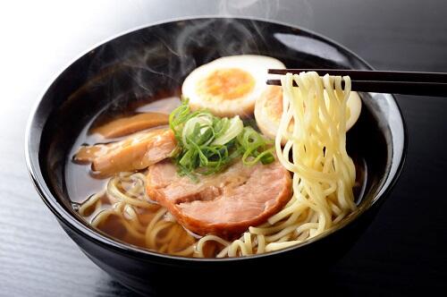 日本のソウルフード【ラーメン】の豆知識まとめ！カップラーメンの裏技も