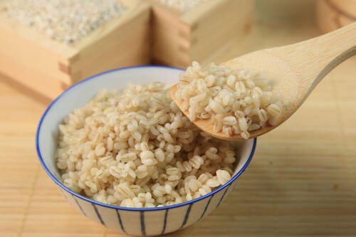 もち麦のカロリーと栄養素を紹介！白米とカロリーを比較！