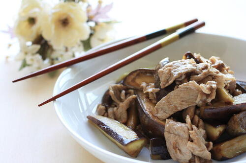 【管理栄養士監修】 なすと豚肉のポン酢炒めのカロリーと栄養素｜栄養図鑑