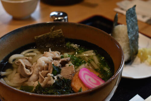 豚肉で作る肉うどんを紹介！特徴・作り方・カロリーなども解説！