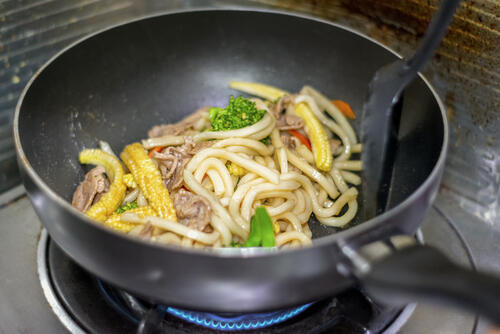 【焼きうどん】の簡単な作り方を紹介！手間なくあっという間に完成！