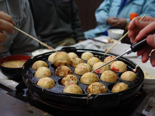 たこ焼きプレートの種類と使い方を紹介！メリットやデメリットは？