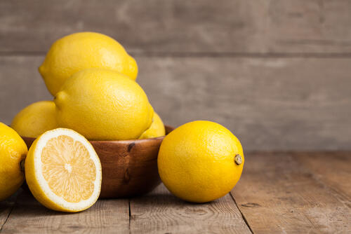レモン の栄養から 保存 活用法まで 旬の時期はいつ 食 料理 オリーブオイルをひとまわし