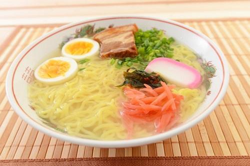 ラーメンどんぶりの種類と選び方。独特な模様の秘密も紹介