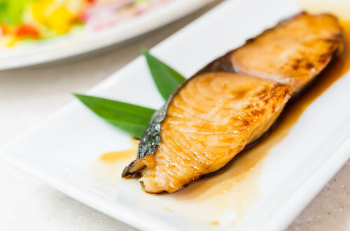 魚を漬け込み、おいしく食べよう！冷凍保存もきく調理法とは？