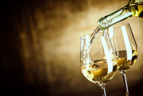 ヴィーニョ・ヴェルデはどんなワイン？ポルトガルのワインを紹介！