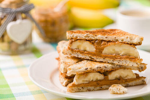 【ピーナッツバターのサンドイッチ】は超簡単！時間のない朝におすすめ！