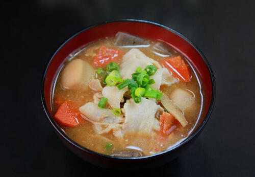 里芋は味噌汁にもピッタリ 里芋の味噌汁の知られざる栄養効果とは 食 料理 オリーブオイルをひとまわし