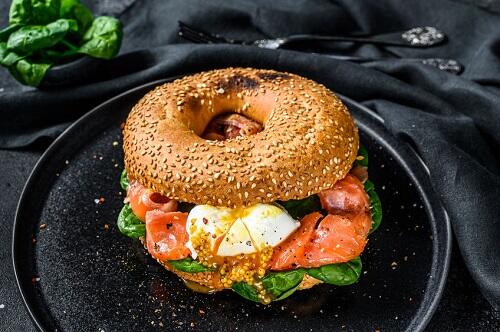 ベーグル のカロリーや種類を紹介 作り方や保存方法も解説 食 料理 オリーブオイルをひとまわし ベーグル のカロリーや種類を紹介 作り方や保存方法も解説 食 料理 オリーブオイルをひとまわし