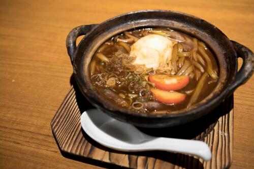 【味噌煮込みうどん】の通な食べ方とは？相性の良い食材も紹介！