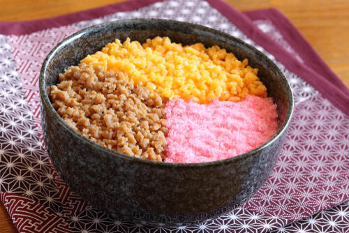 そぼろご飯 は鶏ひき肉でカロリーオフ 栄養やアレンジも紹介 食 料理 オリーブオイルをひとまわし