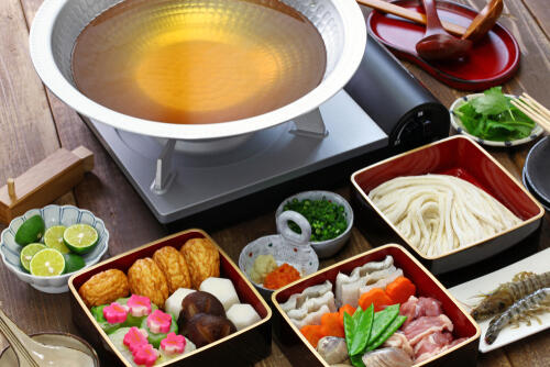 【うどんすき】ってどんな料理？大阪を代表する料亭の味を紹介！