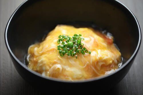 レンジで簡単に【絶品かに玉丼】を作ろう！忙しい日におすすめ！