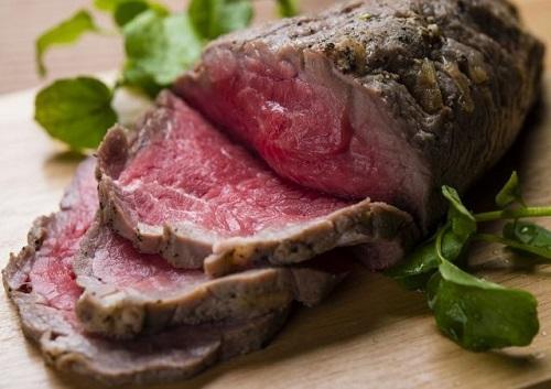 低温調理で肉を美味しく食べよう！低温調理の基本からやり方まで解説！