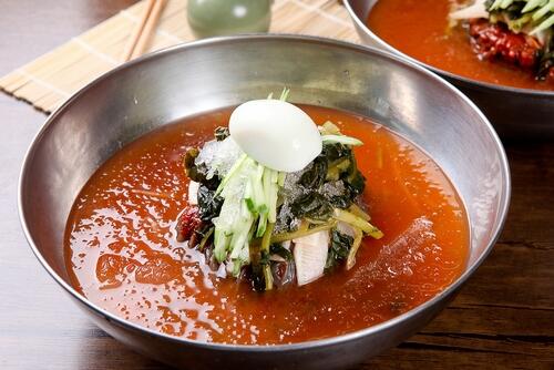 冷麺のスープは簡単で手作りOK！〆にピッタリなアレンジも紹介！