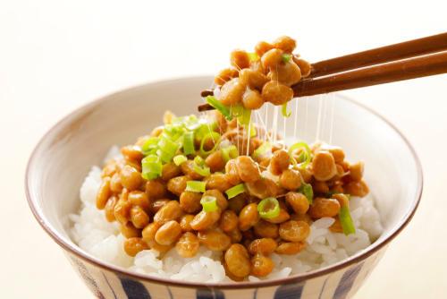 【納豆】の効果的な食べ方は？おすすめの組み合わせ食材解説