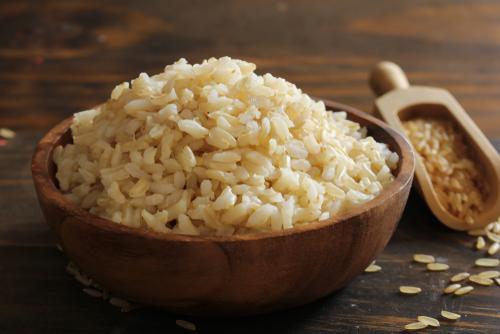 玄米の糖質とカロリーを白米との比較で紹介！ダイエット向きの理由も