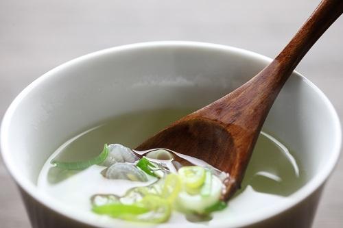 ネギ塩味のスープの作り方を紹介！本格的な中華の味を堪能しよう！