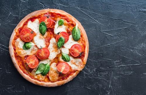 【ピンサ】の特徴と作り方を紹介！ピザのようでピザではない？
