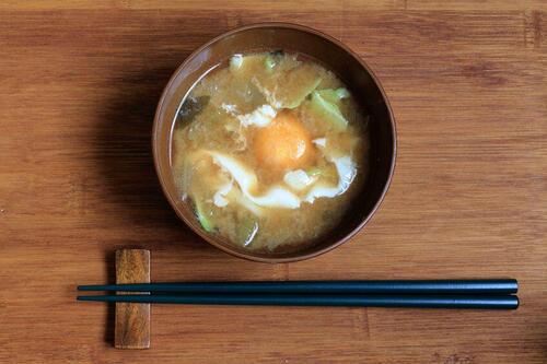 味噌汁にキャベツと卵は合う 美味しさの理由と食感を残す方法を伝授 食 料理 オリーブオイルをひとまわし