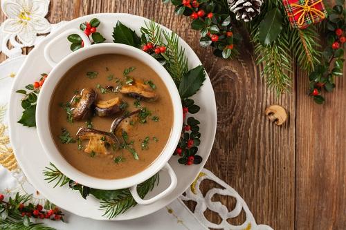 クリスマスはスープでほっこり！テーブルを彩るスープレシピをご紹介