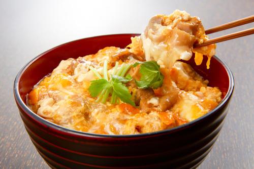 親子丼を白だしで作ろう 美味しく作る出汁の割合を紹介 食 料理 オリーブオイルをひとまわし