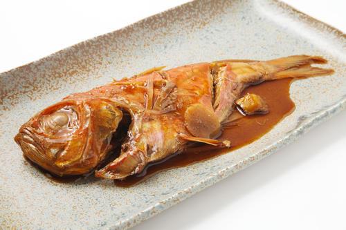 【煮魚】の作り方のコツは魚を入れるタイミングだった！豆知識も紹介