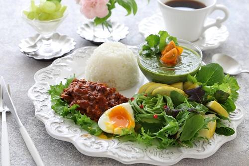 ビーフストロガノフの献立はシーン別に！副菜から誕生日用まで紹介