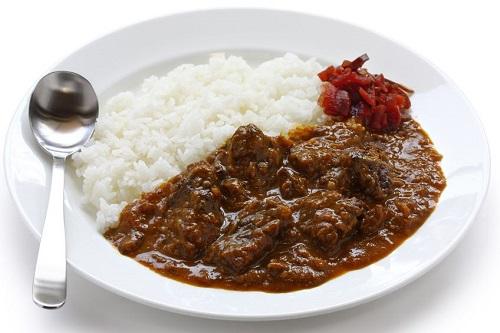 おすすめレトルトカレー４選を紹介！油断すると日切れするかも？