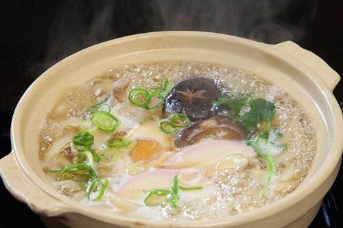 簡単にできる煮込みうどんの作り方を紹介！身体の芯から温まる！