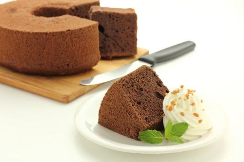 チョコレートシフォンケーキの基本の作り方を紹介！型の代用品は？