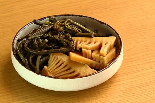 旬の食材を使った美味しいわらびの煮物の作り方！アレンジ方法も